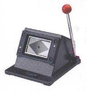 Вырубщик карт Uni D-009/D-011 (88,0x60,0мм, настольный, r-угол)